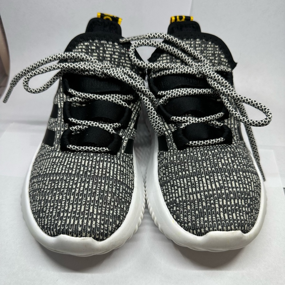 Adidas HWI 28y001 Size 1 Kids Cloudfoam Shoes